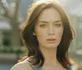 emily-blunt-wallpaper-6.webp