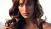 papers.co-ha86-wallpaper-irina-shayk-girl-face-sexy-25-wallpaper.webp